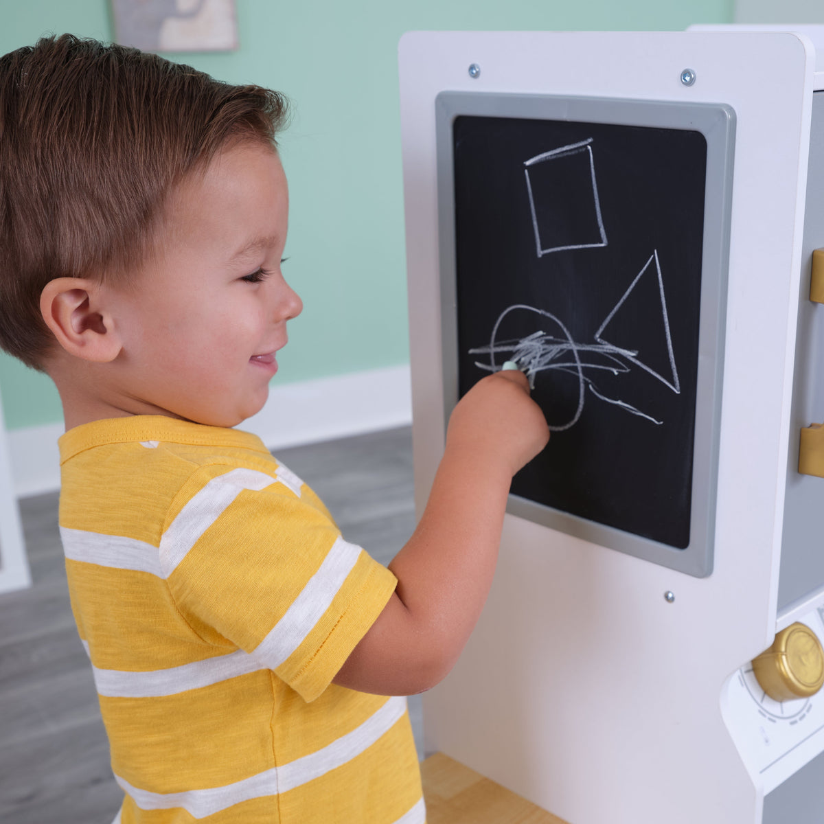Kids Pretend Laundry Play Set with Chalkboard and Storage - White