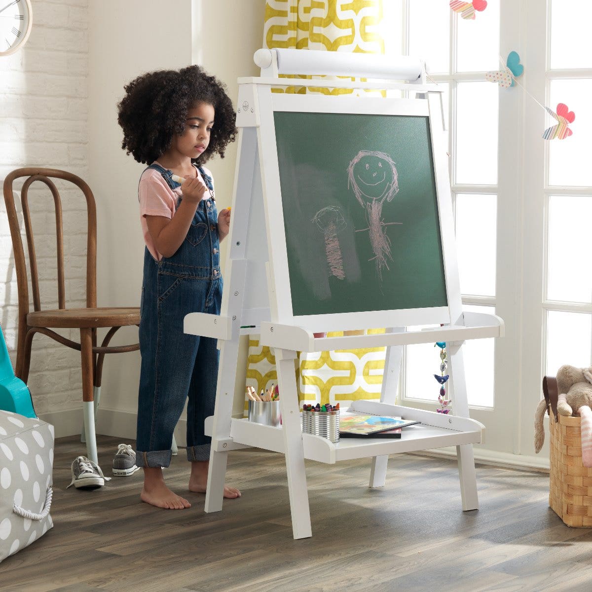 Kids Art Easel with Chalkboard - White