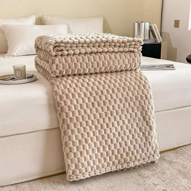 SOFTAVESSA – Cozy Bed Throw for Warm and Inviting Interiors