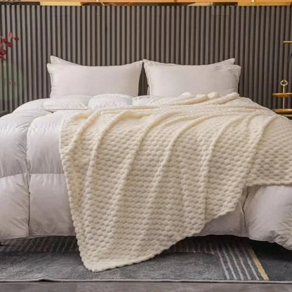 SOFTAVESSA – Cozy Bed Throw for Warm and Inviting Interiors