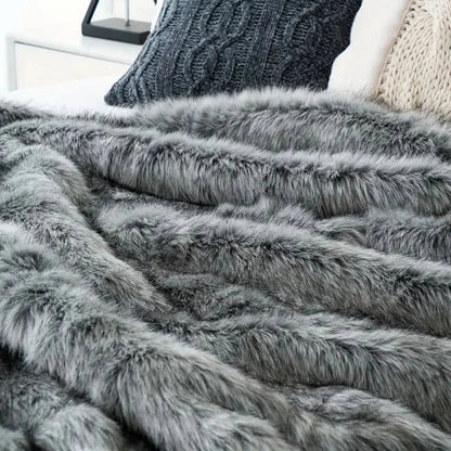 VELZAVENIA – Plush Throw Blanket for Sophisticated Home Comfort